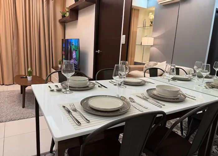 Luxury 2br W Balcony Bgc Taguig Near Venice Mall
