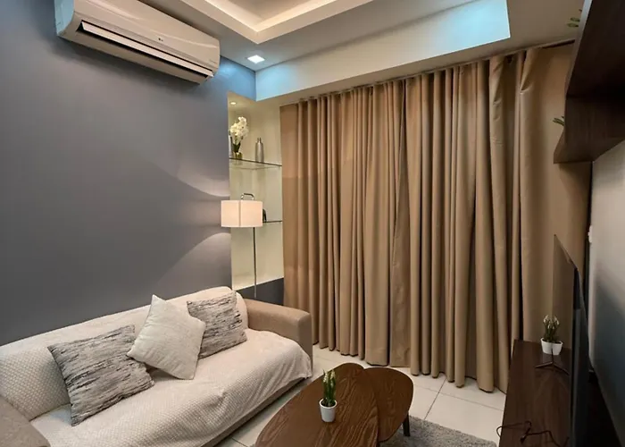 Luxury 2br W Balcony Bgc Taguig Near Venice Mall Apartamento Manila