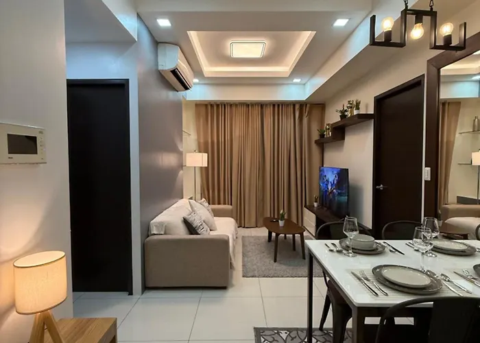 Luxury 2br W Balcony Bgc Taguig Near Venice Mall