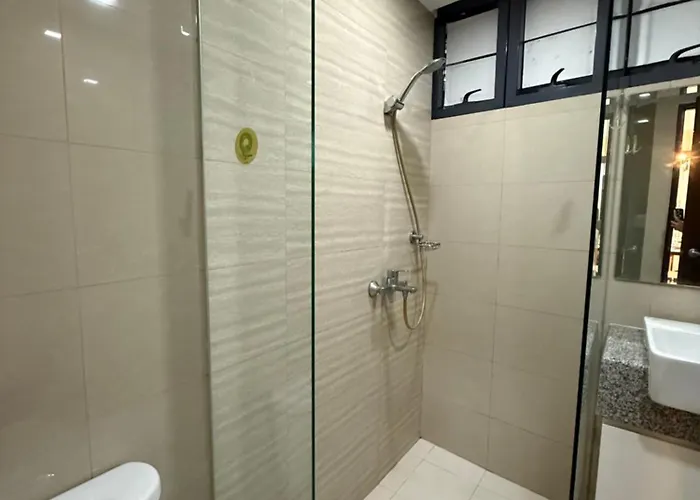 Luxury 2br W Balcony Bgc Taguig Near Venice Mall Manila